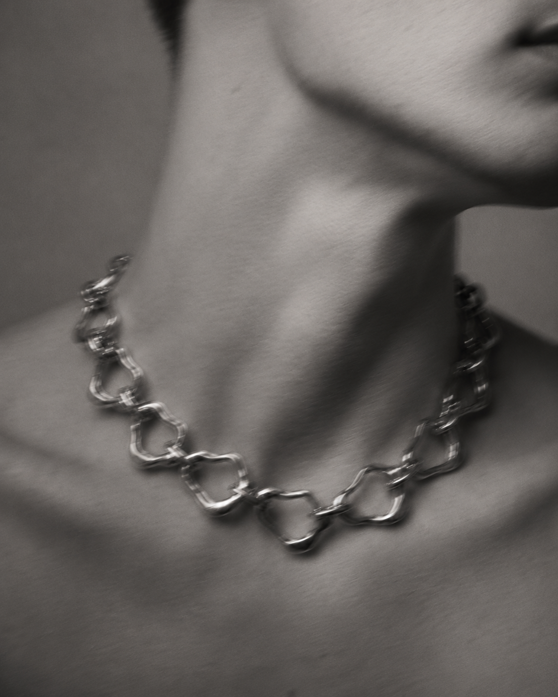 CHOKER